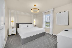 Chic 10br Retreat With Themed Rooms Pool