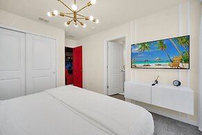 Chic 10br Retreat With Themed Rooms Pool