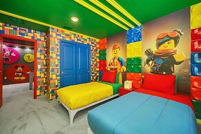 Chic 10br Retreat With Themed Rooms Pool