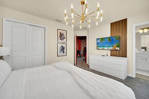 Chic 10br Retreat With Themed Rooms Pool