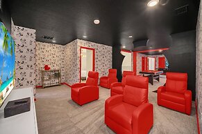 Chic 10br Retreat With Themed Rooms Pool