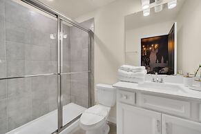 Chic 10br Retreat With Themed Rooms Pool