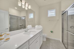 Chic 10br Retreat With Themed Rooms Pool