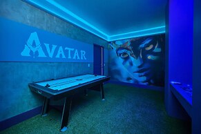 Chic 10br Retreat With Themed Rooms Pool