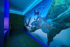 Chic 10br Retreat With Themed Rooms Pool