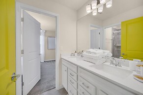 Chic 10br Retreat With Themed Rooms Pool