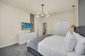 Chic 10br Retreat With Themed Rooms Pool
