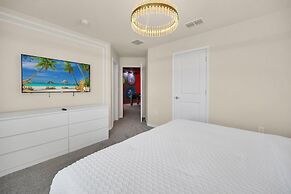 Chic 10br Retreat With Themed Rooms Pool