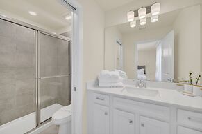 Chic 10br Retreat With Themed Rooms Pool