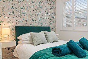 Azure - Sea Views Town Centre