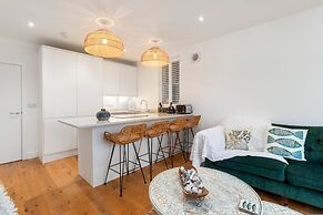 Azure - Sea Views Town Centre