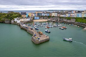 Azure - Sea Views Town Centre