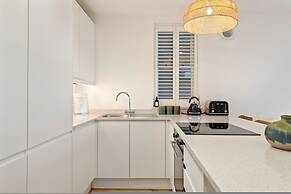 Azure - Sea Views Town Centre