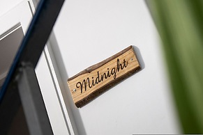 Midnight - Sea Views Town Centre