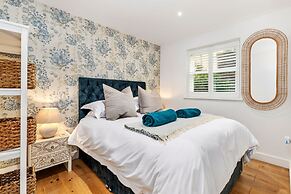 Midnight - Sea Views Town Centre