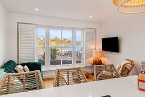 Midnight - Sea Views Town Centre