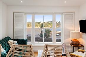 Midnight - Sea Views Town Centre