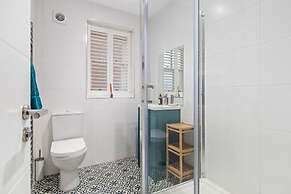 Midnight - Sea Views Town Centre