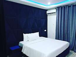 Pioneer Luxury Apartment