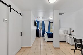 Armas Hotel