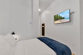 Armas Hotel