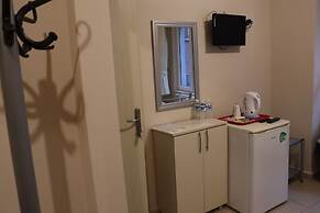 HOSTELİST