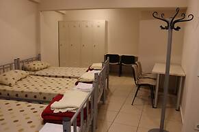 HOSTELİST