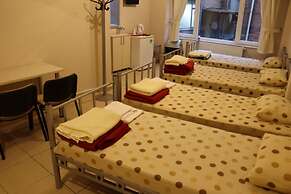 HOSTELİST