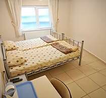 HOSTELİST