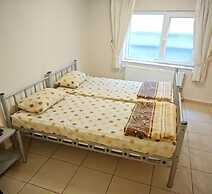 HOSTELİST