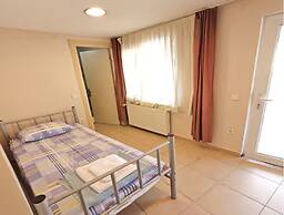 HOSTELİST