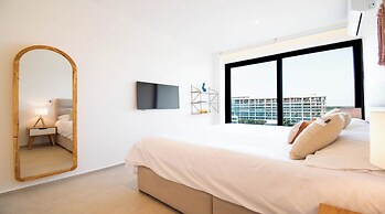 Condo Aria Ocean 614 by Kivoya