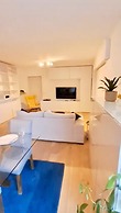 Bright 2 bedrooms flat w parking&balcont
