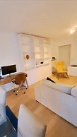 Bright 2 bedrooms flat w parking&balcont