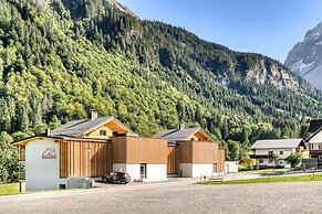 Brandnerhus Nr 24 - Balkon 3-zimmer Ferienwohnung