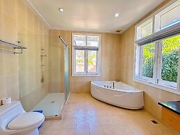 Deluxe 4 br Soan Villa - Sealinks Mui Ne