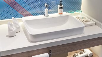 Holiday Inn Express Guangzhou University Town by IHG