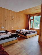 Shiva Valley Riverside Homestay By GRB