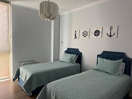 Sunny Coastal Getaway Green Coast