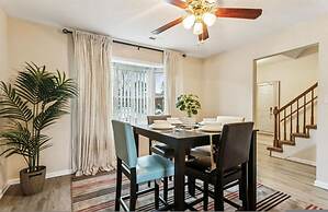 Golden Bloom - 3 2 Condo