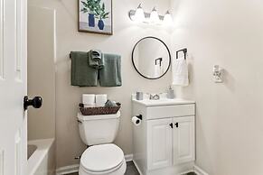 Golden Bloom - 3 2 Condo