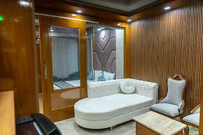 Platinum Service Apartment DLF Phase 3