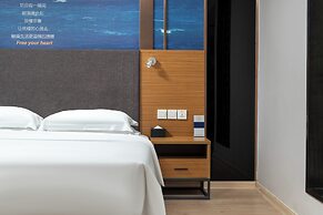 Stay at Guilin Downtown