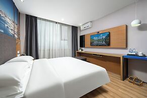 Stay at Guilin Downtown