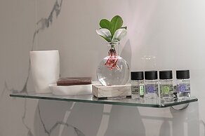 Koukaki Luxury Suites