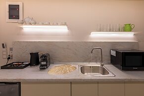 Koukaki Luxury Suites