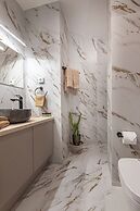 Koukaki Luxury Suites