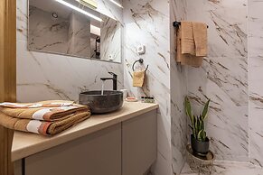 Koukaki Luxury Suites