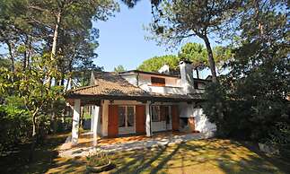 Spacious Villa on Lignano Riviera Seafront