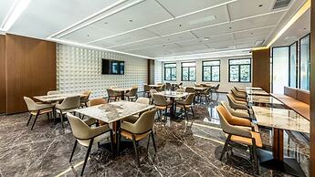 Stay at Guilin Scenic Spot